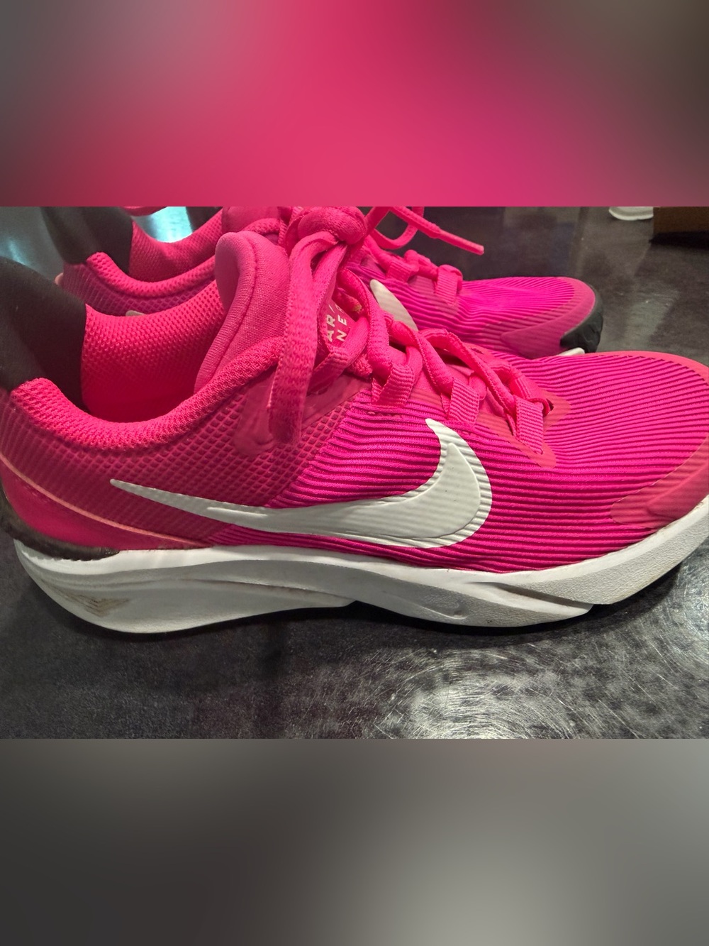 Nike Girls Athletic Shoes Running Star Hot Pink White Swoosh Big Girls Sz 3.5
